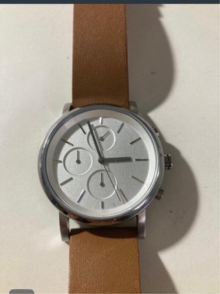 Reloj DKNY con correa marrón