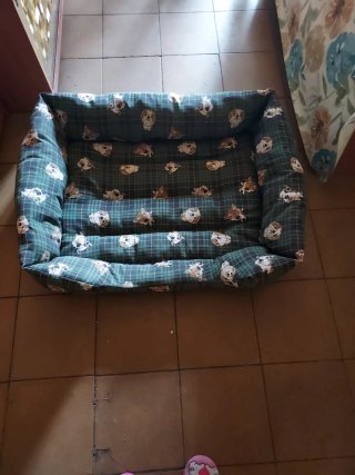 Letto per cani con stampa di cani