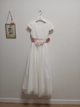 Vestido de comunión blanco con fajín rosado