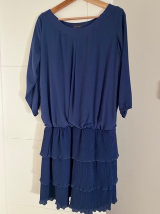 Vestido azul con falda plisada