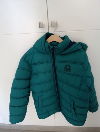 Abrigo Benetton niño talla L, de 8 a 9 años