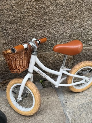 Bicicleta de equilibrio Banwood blanca