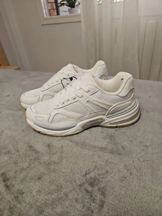 Zapatillas Zara Blancas