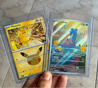 Carta Pokémon 30 Aniversario Pikachu y Lapras