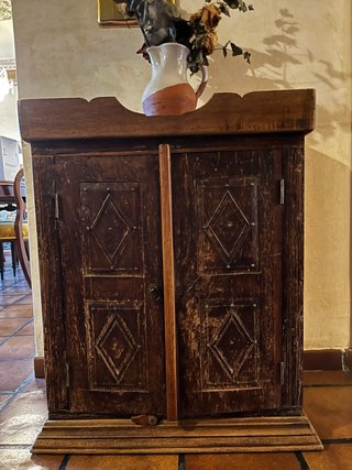 Armario vintage de madera