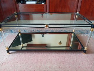 Mesade centro cristal y metal dorada y mesa auxili