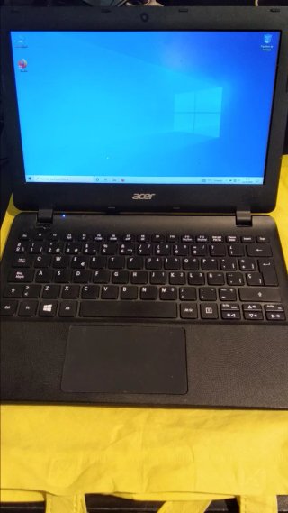 Portátil Acer  Aspire E 11 ES1-111M-C5PH +Cargador