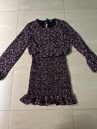 Vestido elegante negro y rosa floral