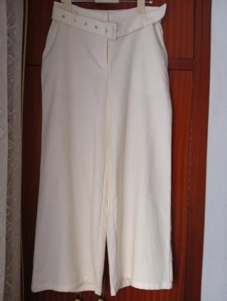 Pantalón Blanco con Cinturón