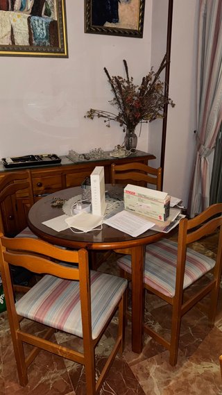 Conjunto mesa y 4 sillas comedor