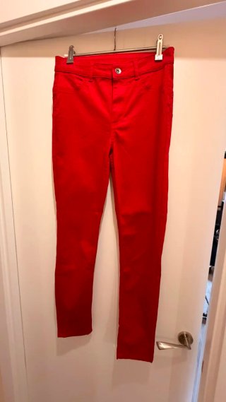 Pantalón Pitillo Elástico Rojo