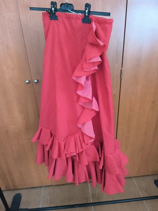Falda flamenca roja con linares