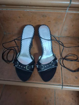 Sandalias Negras de Piel Roberto Botella