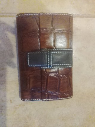Billetera de mujer piel efecto cocodrilo