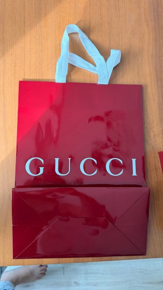 Bolsa de regalo Gucci roja 35x26x14 cm