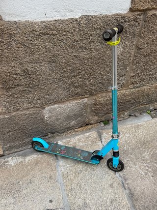 Patinete azul infantil