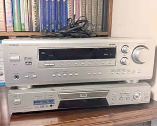 Amplificatore Hitachi HTA-DD3 e lettore DVD Sony NS400D