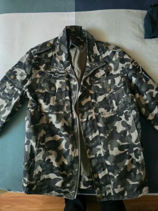 Cazadora militar camuflaje