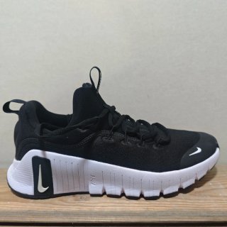 Zapatillas Nike Metcon  6 Negras y Blancas