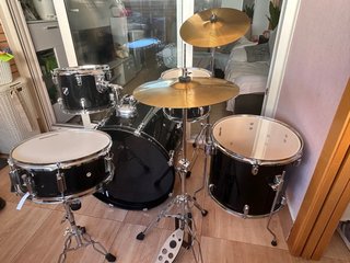 Batería Acústica Negra Poco Uso