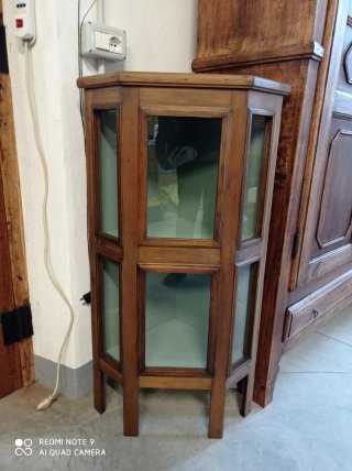 Vetrinetta angolare in legno massiccio