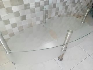 Mesa de centro ovalada de cristal