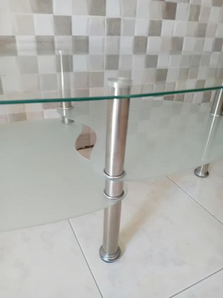 Mesa de centro ovalada de cristal