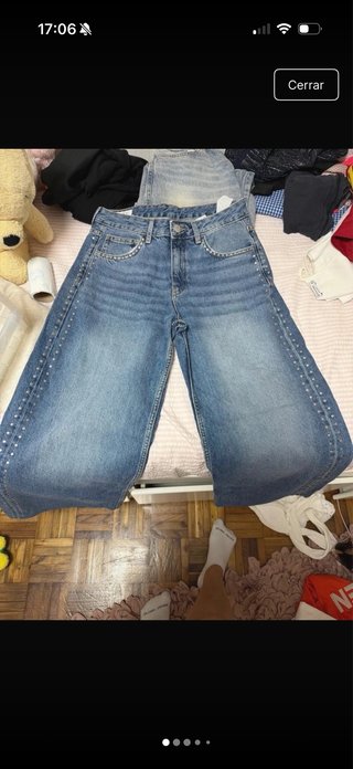 Pantalón Vaquero con Tachuelas