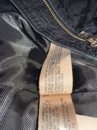 Plumífero Massimo Dutti negro con capucha