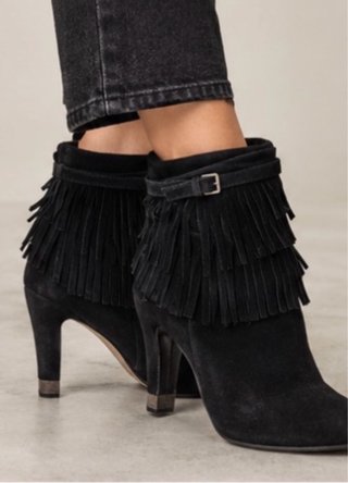 Botines tacón negros con flecos