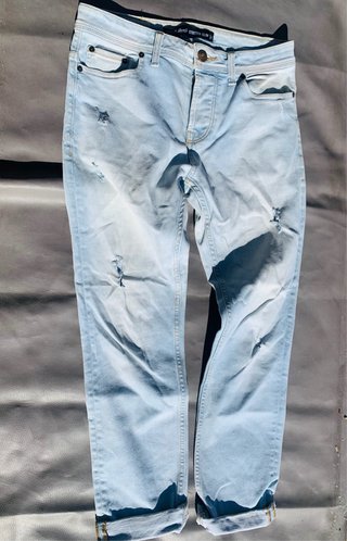 Pantalones vaqueros desgastados slim fit