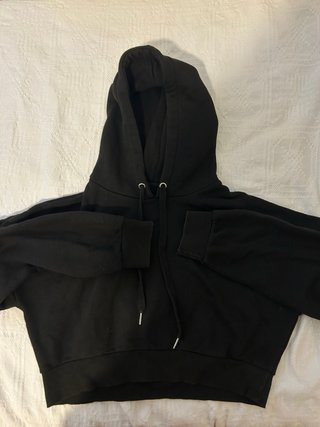 Sudadera Negra con Capucha