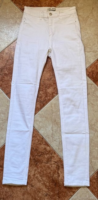 Pantalón pitillo blanco