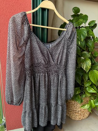 Vestido negro con lunares blancos