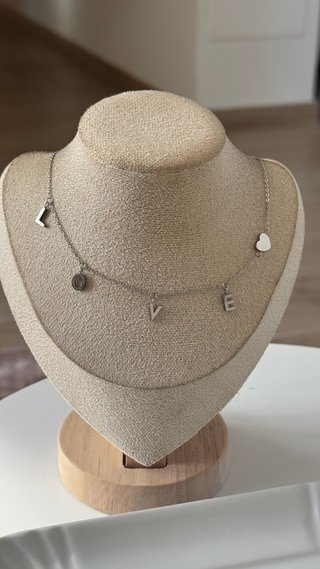 Collana love con piccoli pendenti