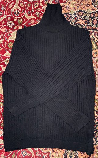 Jersey Negro de Cuello Alto