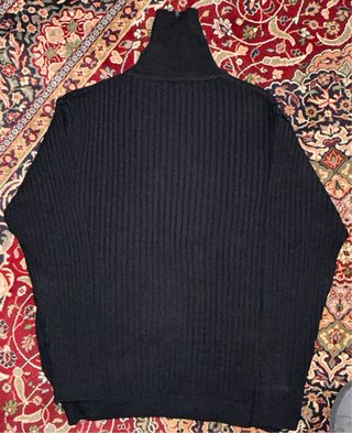 Jersey Negro de Cuello Alto