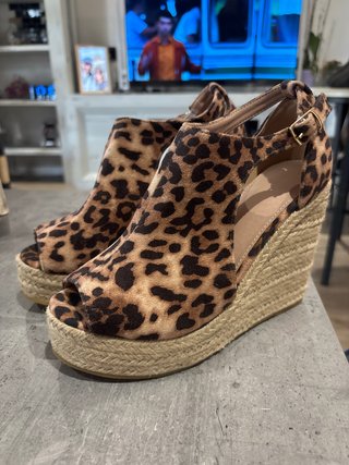 Espadeñas con cuña y estampado animal