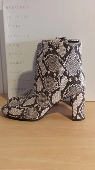 Botas Geox tacón mujer estampado serpiente T.36