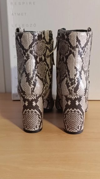 Botas Geox tacón mujer estampado serpiente T.36