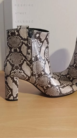 Botas Geox tacón mujer estampado serpiente T.36