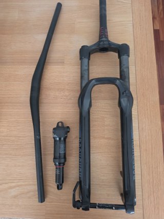 Suspensiones RockShox Delantera y Trasera