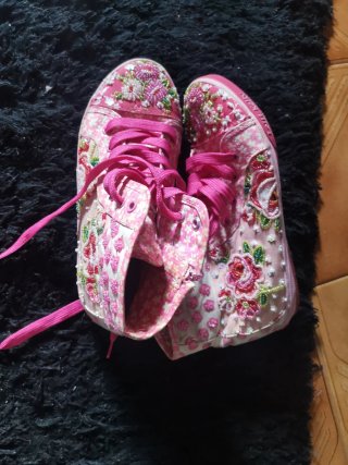 Zapatillas rosas con flores talla 37