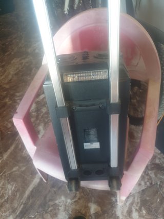 Altavoz Bluetooth con Ruedas y Asa