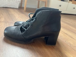 Botín Vialis Piel Cordones