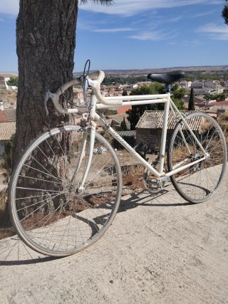 Bicicleta de carretera antigua