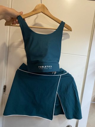 Conjunto Deportivo Fabletics Top y Falda