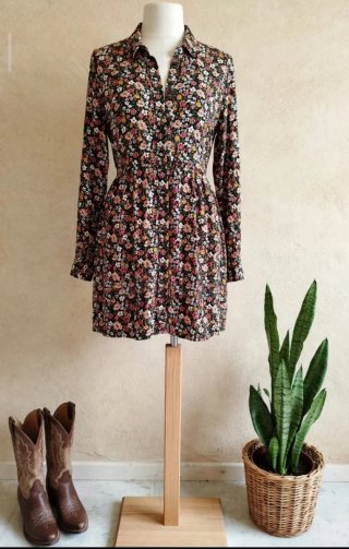 Vestido floral Stradivarius