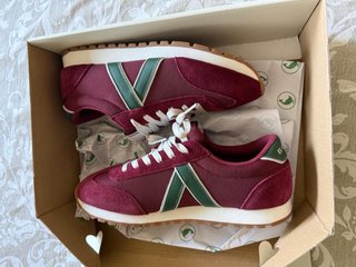 Zapatillas El Ganso Burdeos y Verde