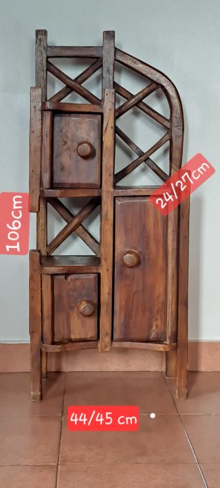 Mueble Auxiliar Estilo Colonial.
